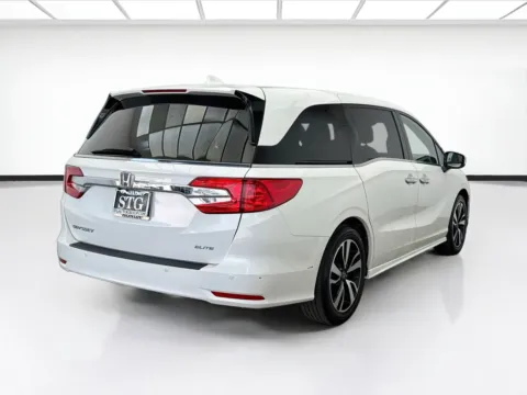 More photos of 2019 Honda Odyssey Elite at STG Bellflower, CA