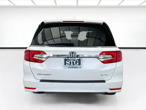More photos of 2019 Honda Odyssey Elite at STG Bellflower, CA