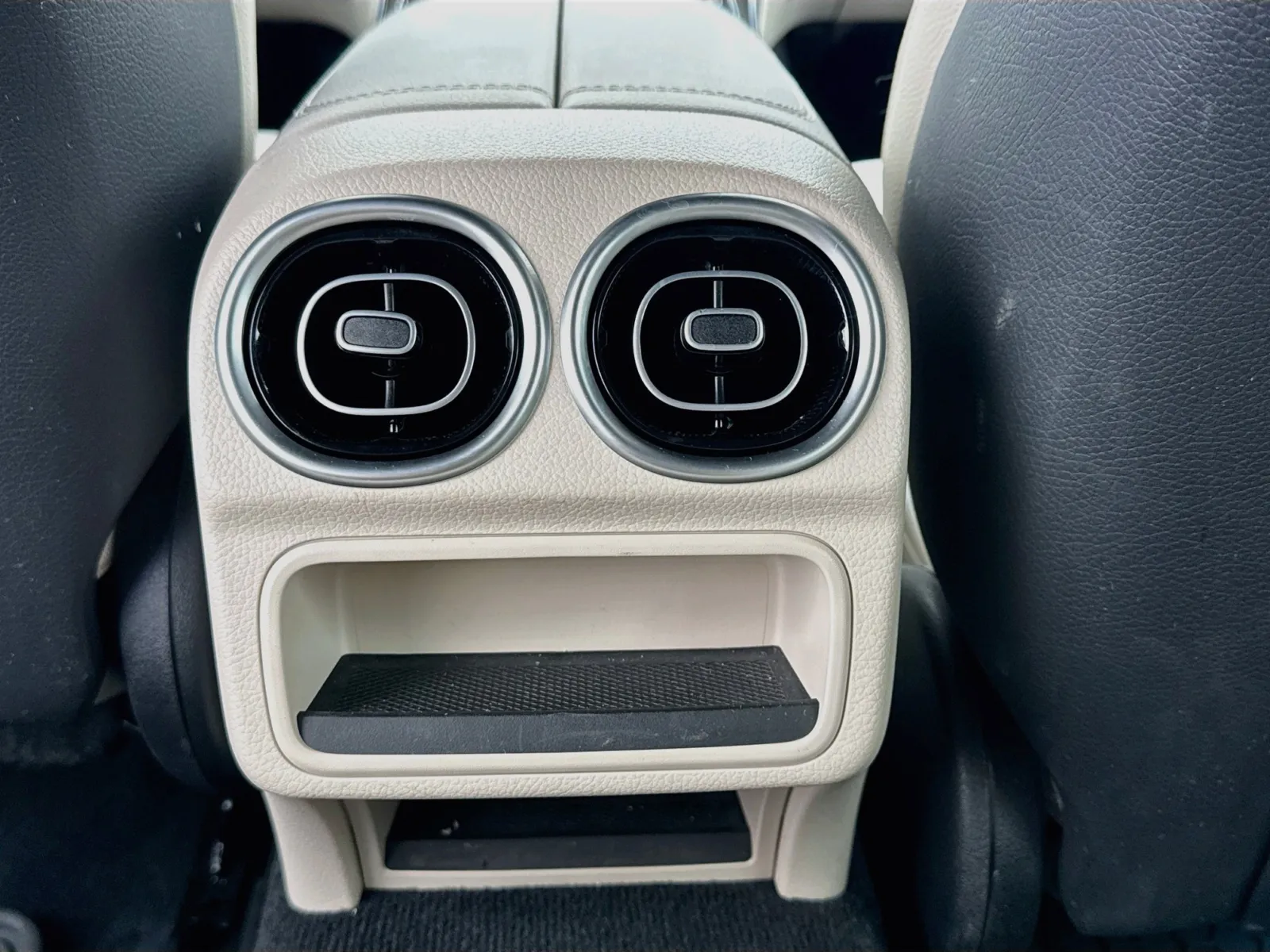 Mercedes-Benz C-Class photo 17