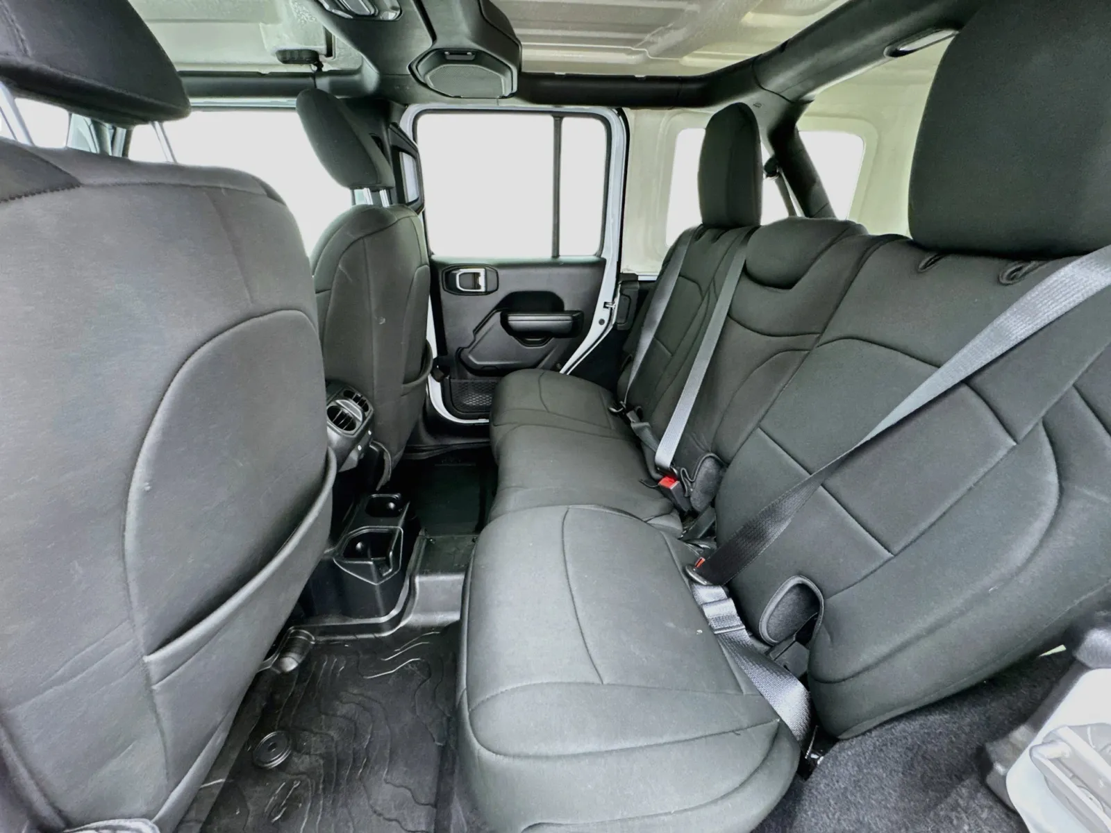 Jeep Wrangler photo 15