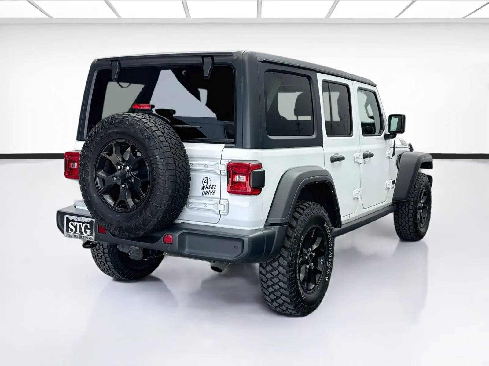 Jeep Wrangler photo 4