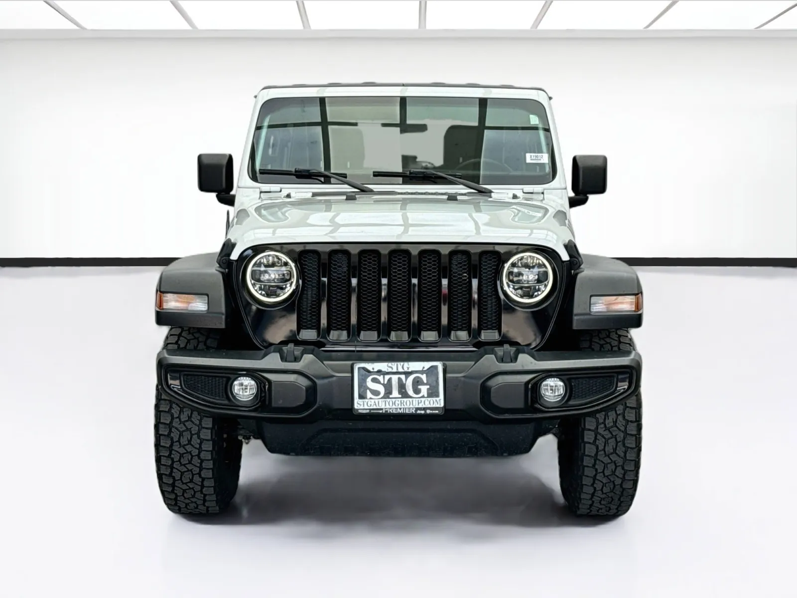 Jeep Wrangler photo 2