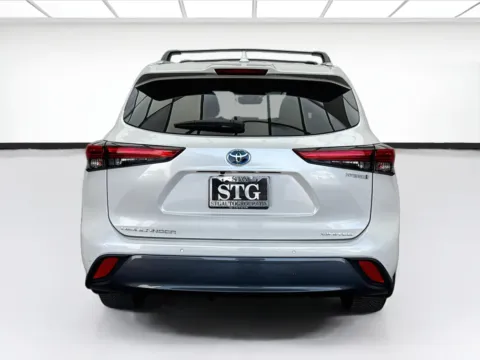 More photos of 2021 Toyota Highlander Limited at STG Bellflower, CA
