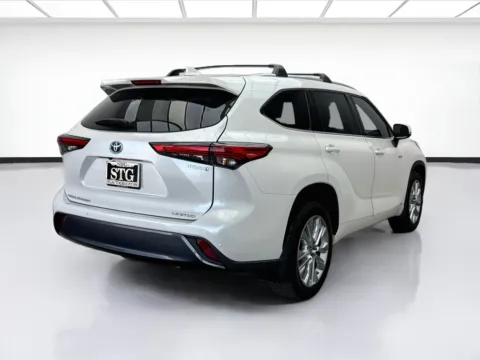 More photos of 2021 Toyota Highlander Limited at STG Bellflower, CA