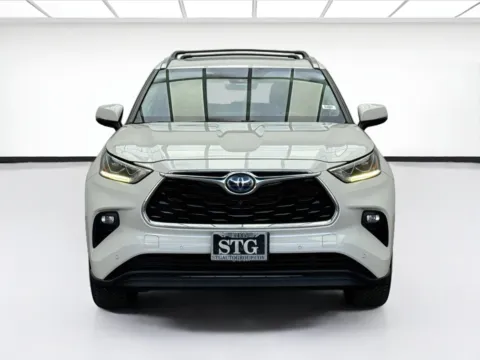 Photos of 2021 Toyota Highlander Limited for sale in Bellflower, CA at STG Bellflower