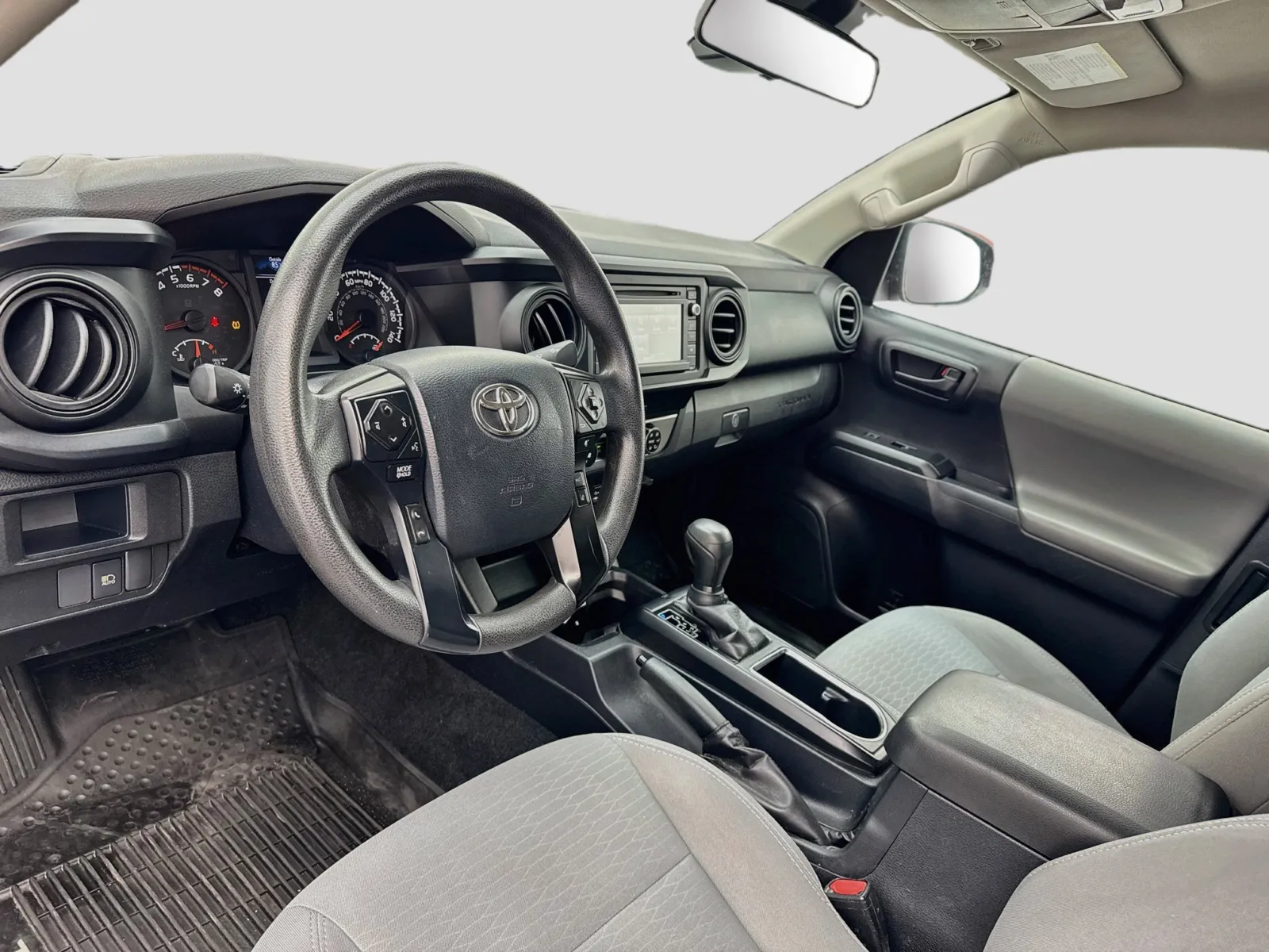 Toyota Tacoma photo 7