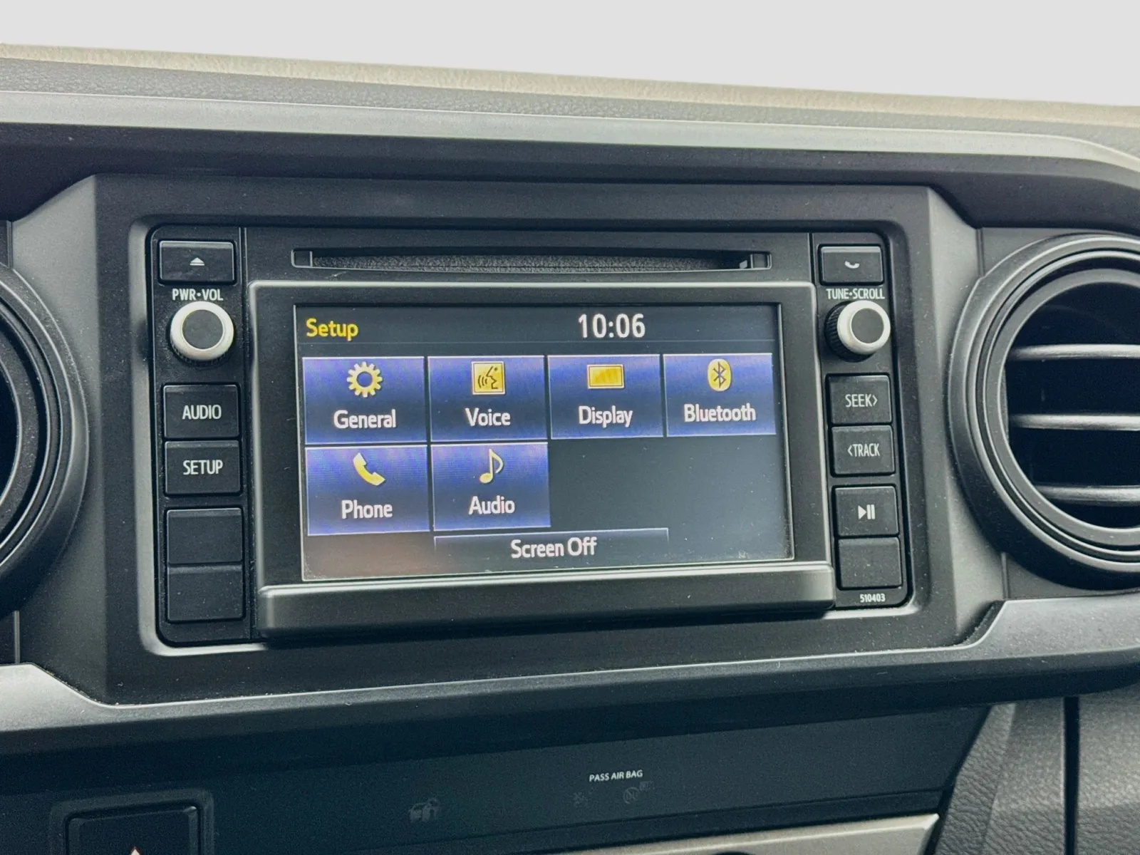 Toyota Tacoma photo 9