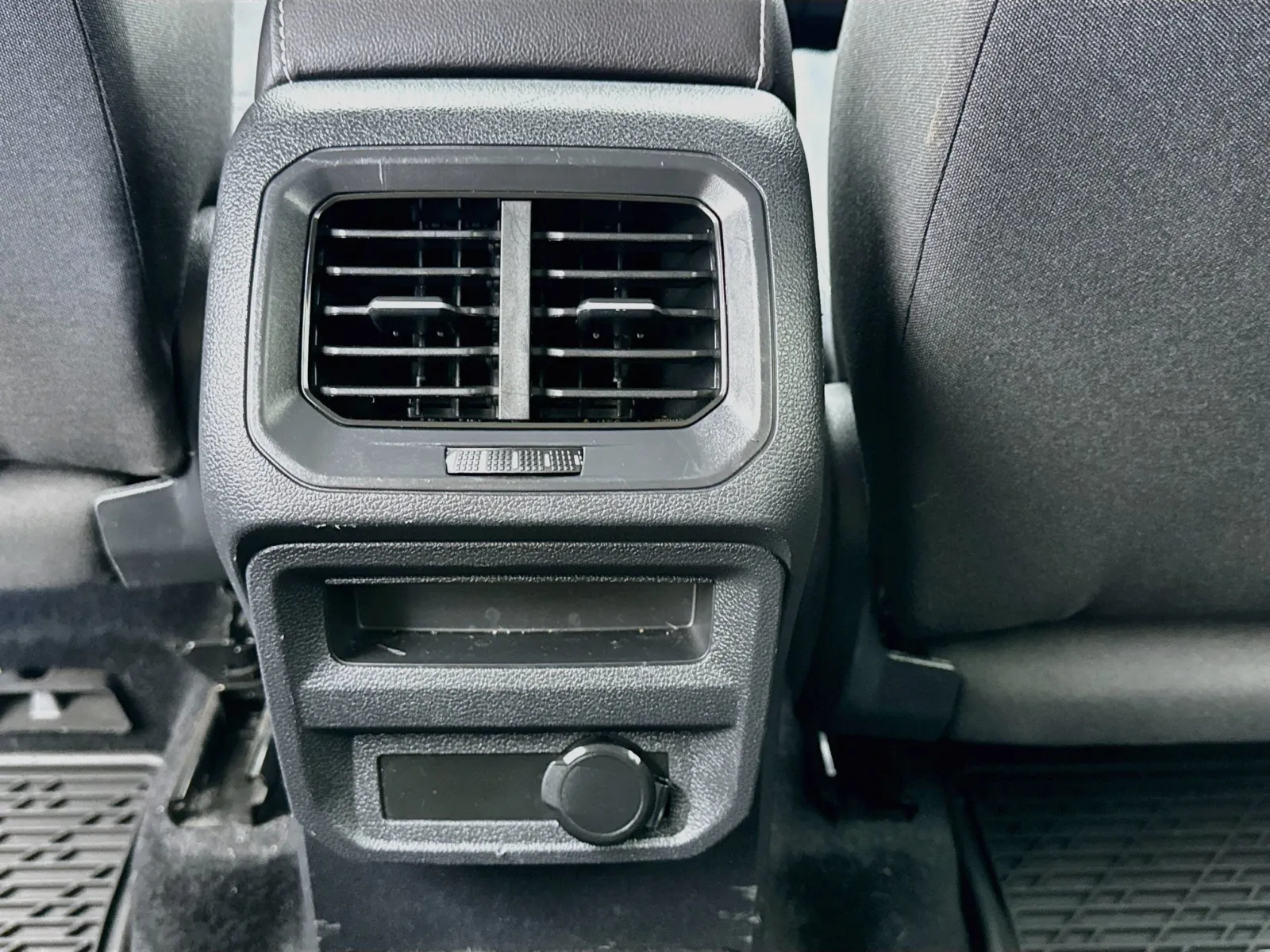 Volkswagen Tiguan photo 16