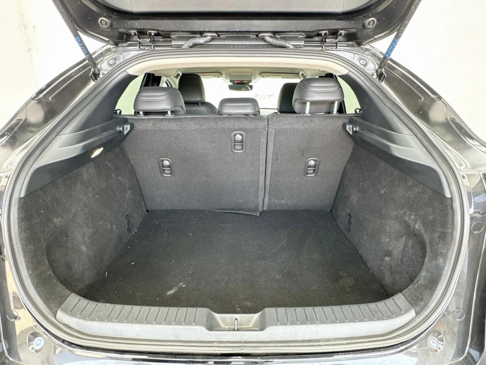 Mazda CX-30 photo 17