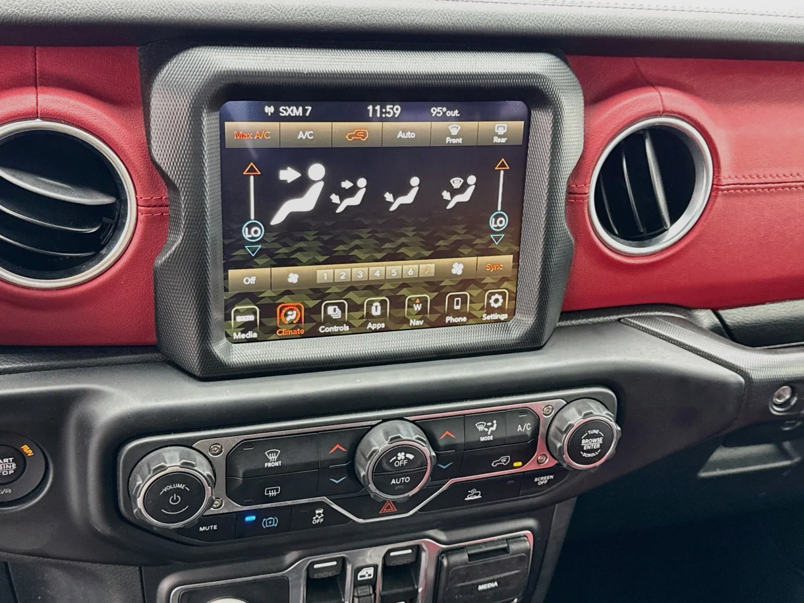 Jeep Wrangler photo 12
