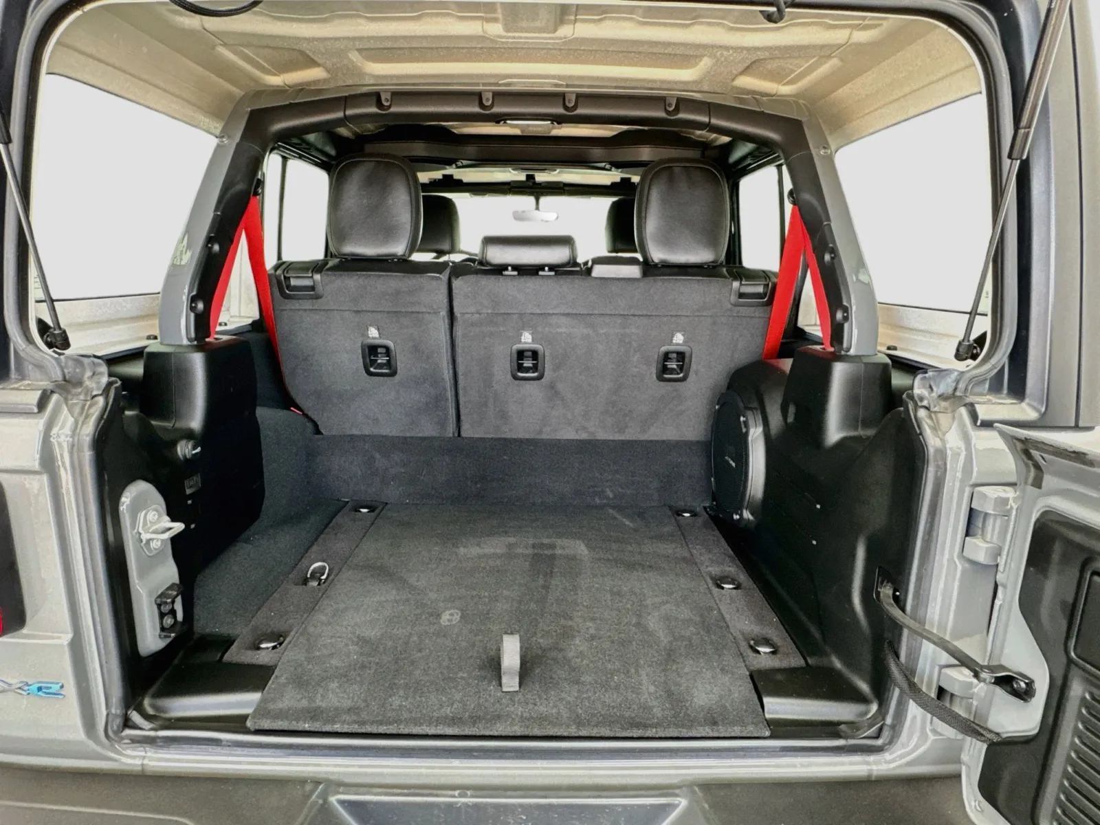 Jeep Wrangler photo 18