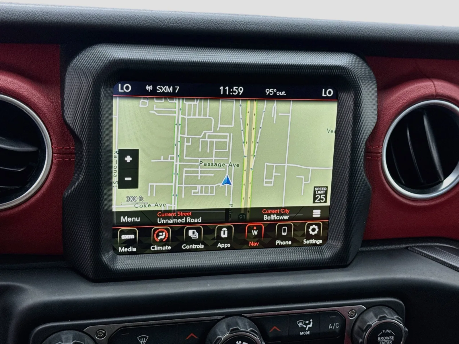 Jeep Wrangler photo 9
