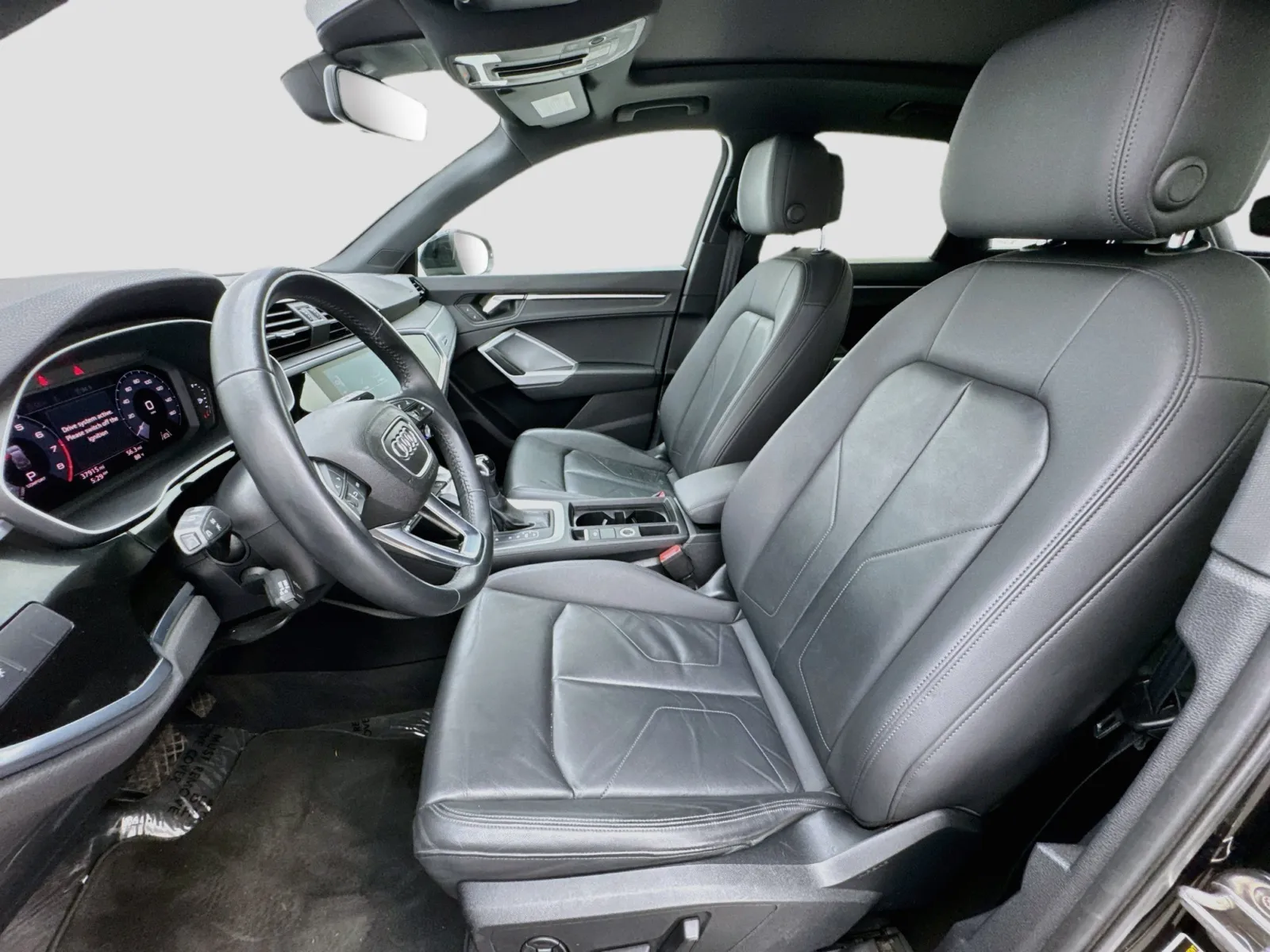 Audi Q3 photo 13