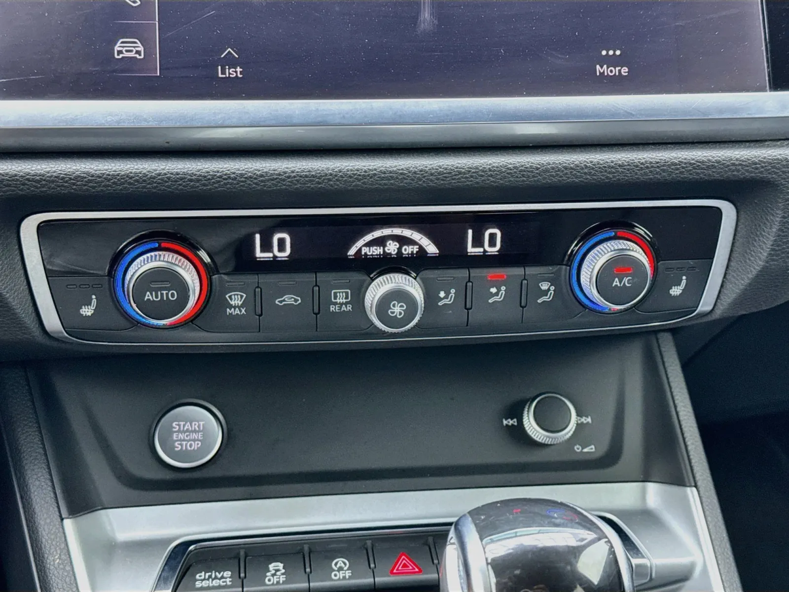 Audi Q3 photo 12