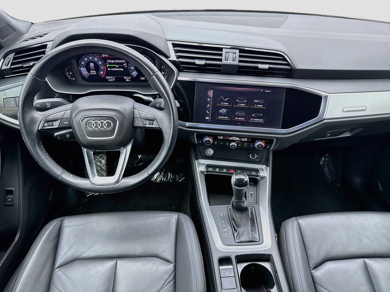 Audi Q3 photo 15