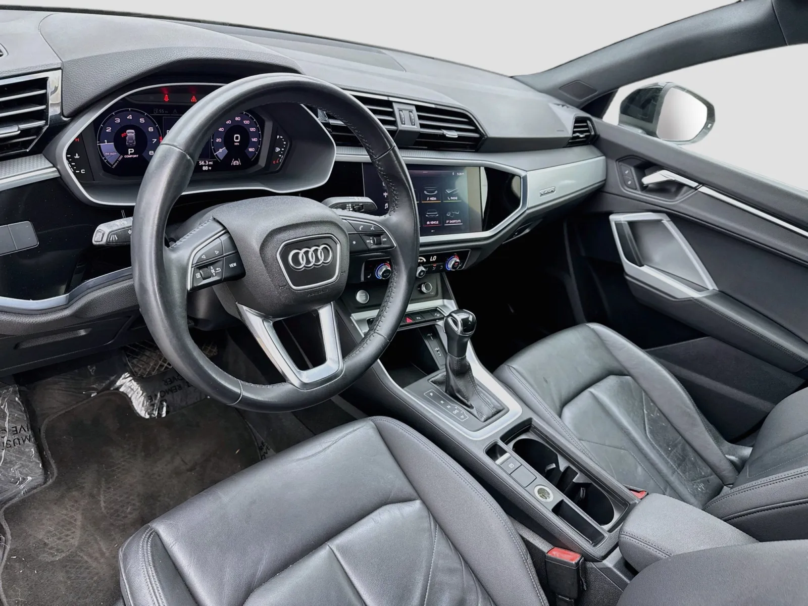 Audi Q3 photo 7