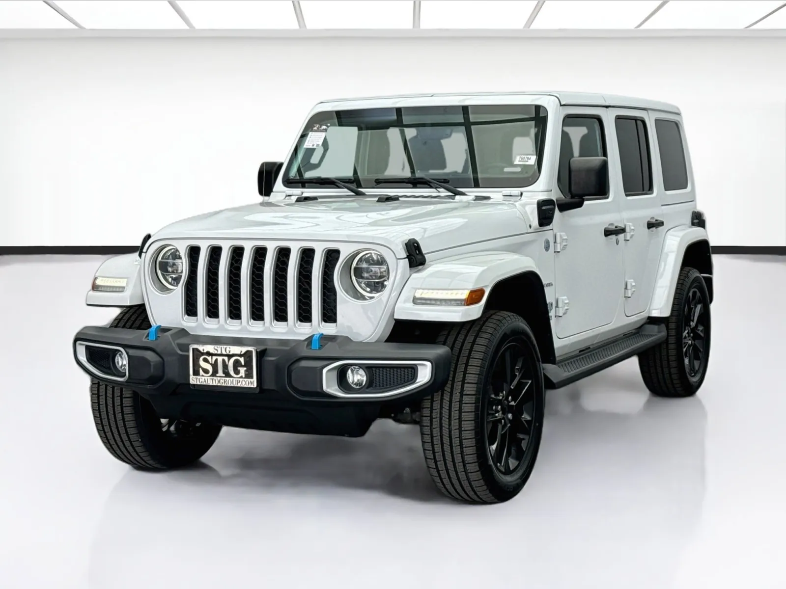 White 2022 Jeep Wrangler 4xe Unlimited Sahara 4xe for sale in Bellflower, CA