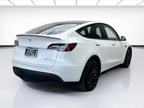 More photos of 2022 Tesla Model Y Performance at STG Bellflower, CA