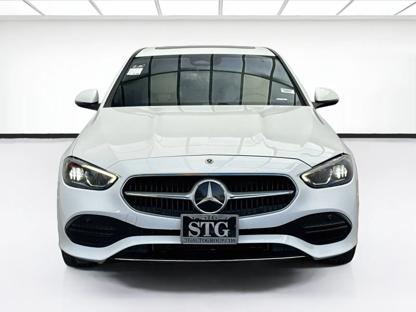 Mercedes-Benz C-Class photo 2
