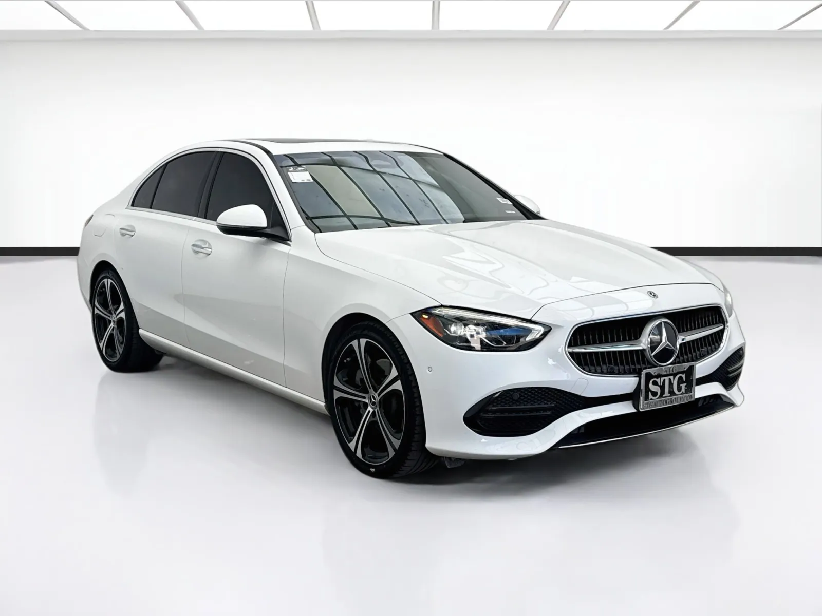 Mercedes-Benz C-Class photo 3