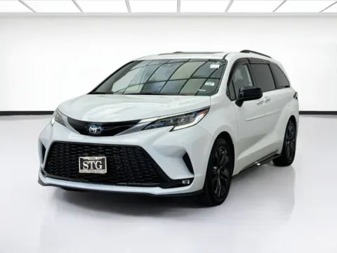 White 2022 Toyota Sienna XSE 7 Passenger for sale in Bellflower, CA