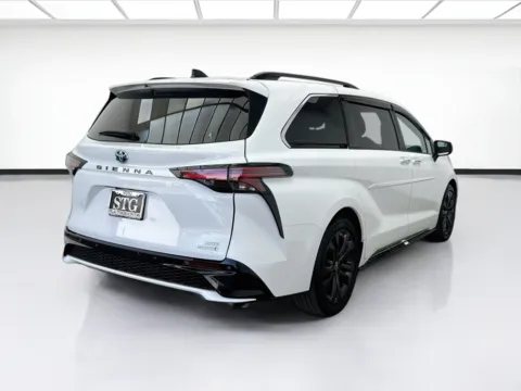 More photos of 2022 Toyota Sienna XSE 7 Passenger at STG Bellflower, CA