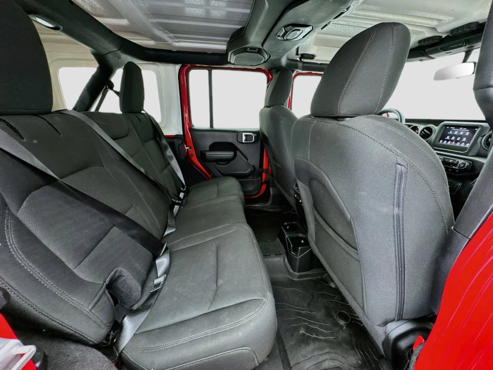 Jeep Wrangler photo 18