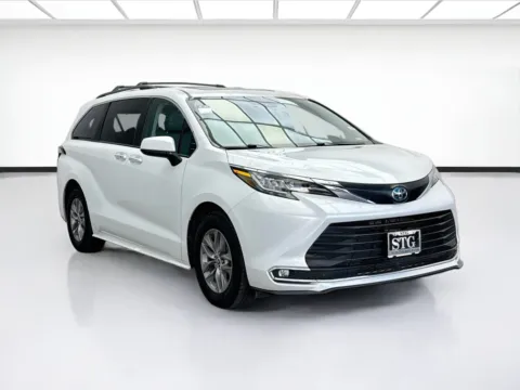 Another view of 2022 Toyota Sienna XLE 7 Passenger for sale in Bellflower, CA at STG Bellflower