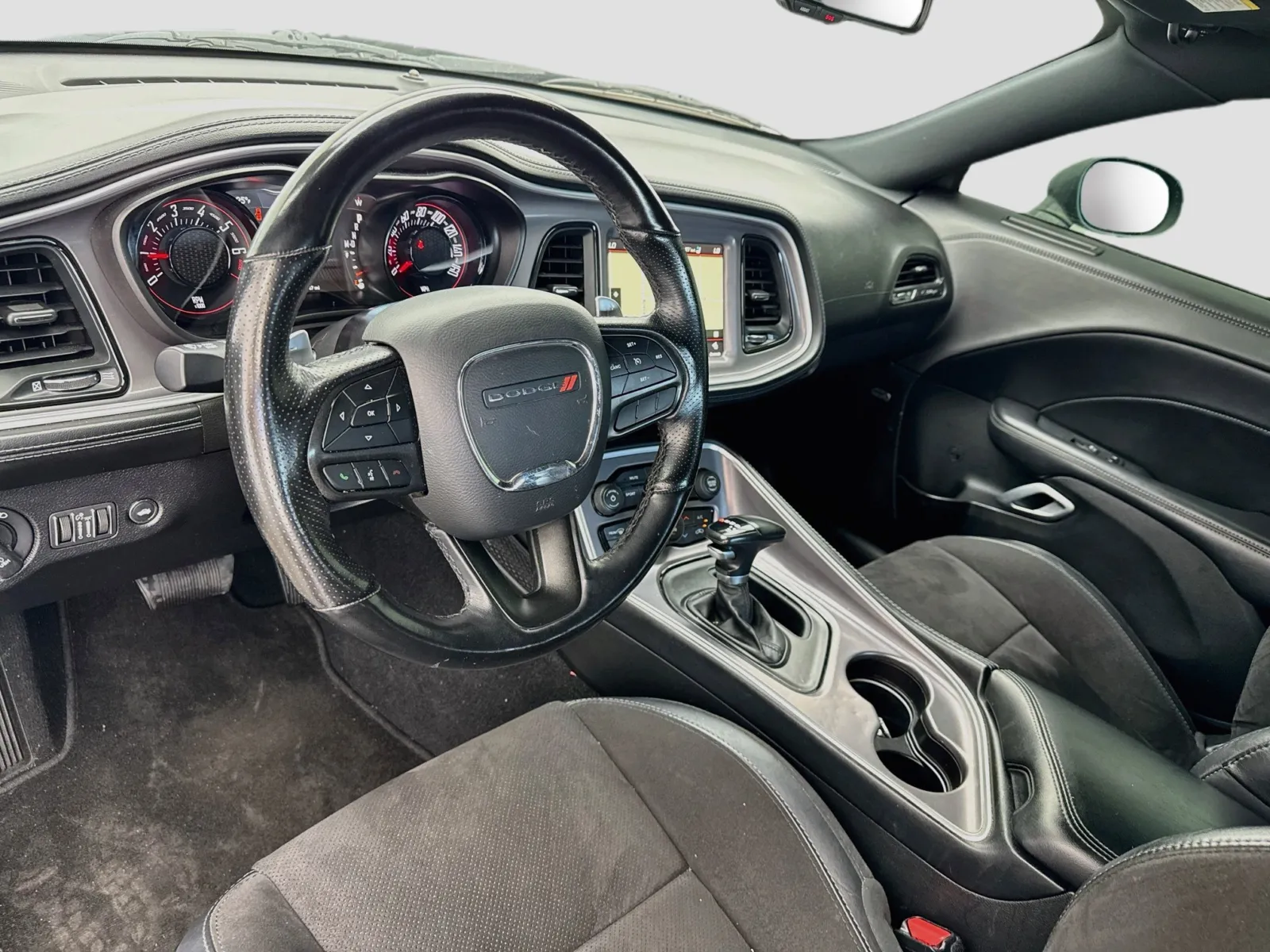 Dodge Challenger photo 7