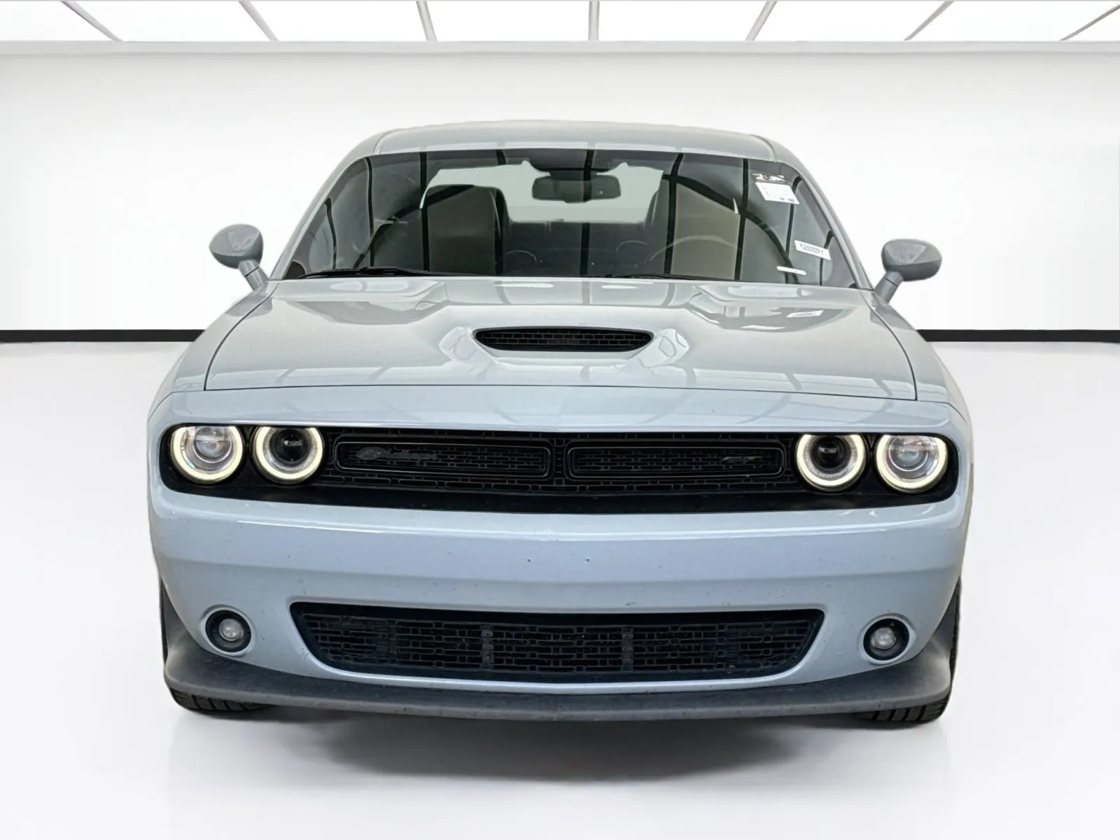 Dodge Challenger photo 2