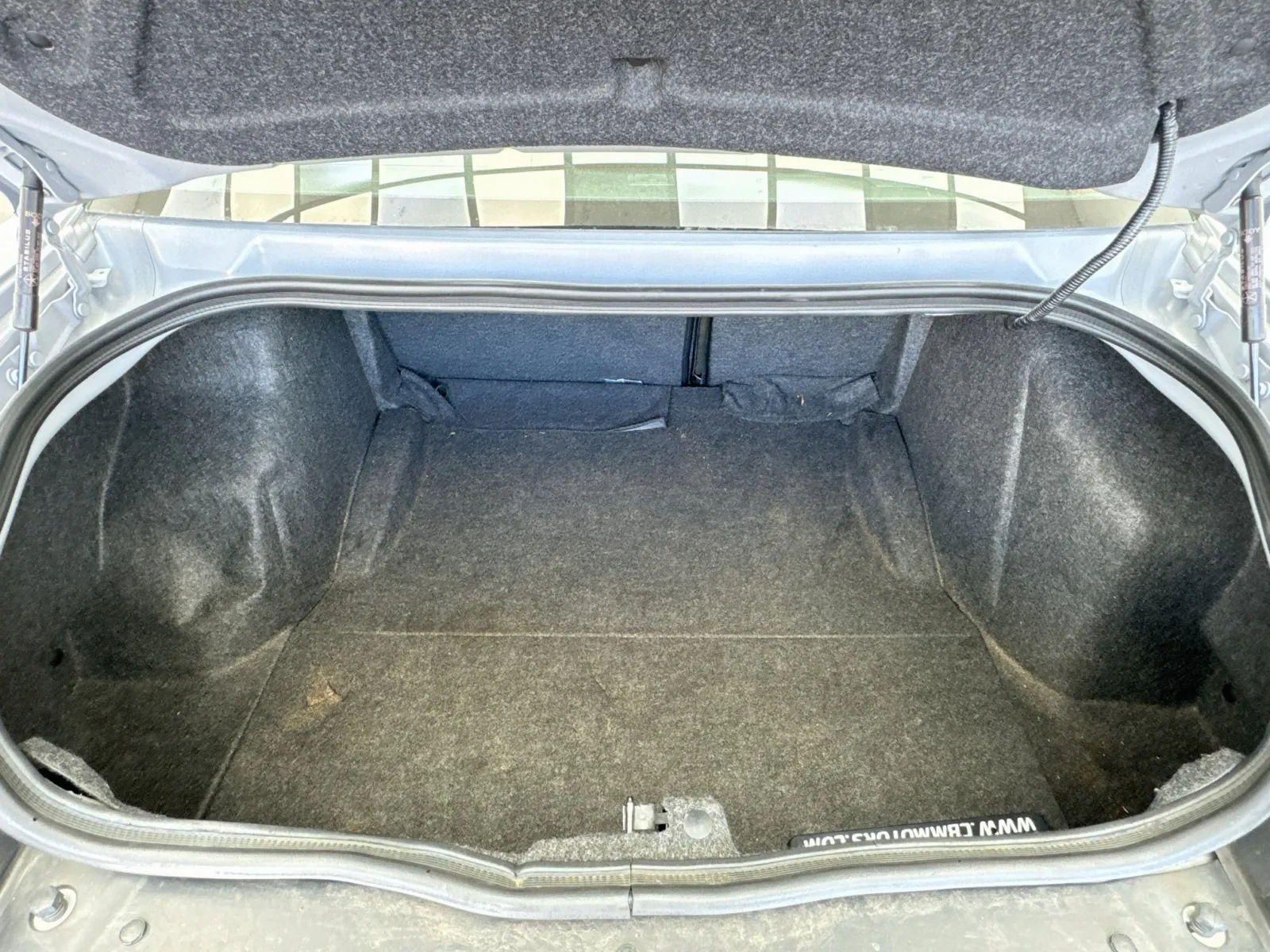Dodge Challenger photo 16