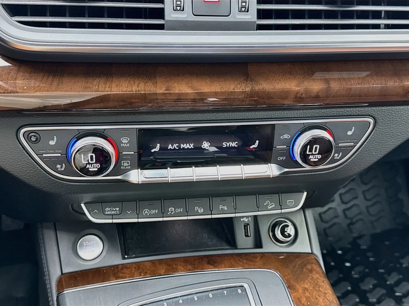 Audi Q5 photo 12