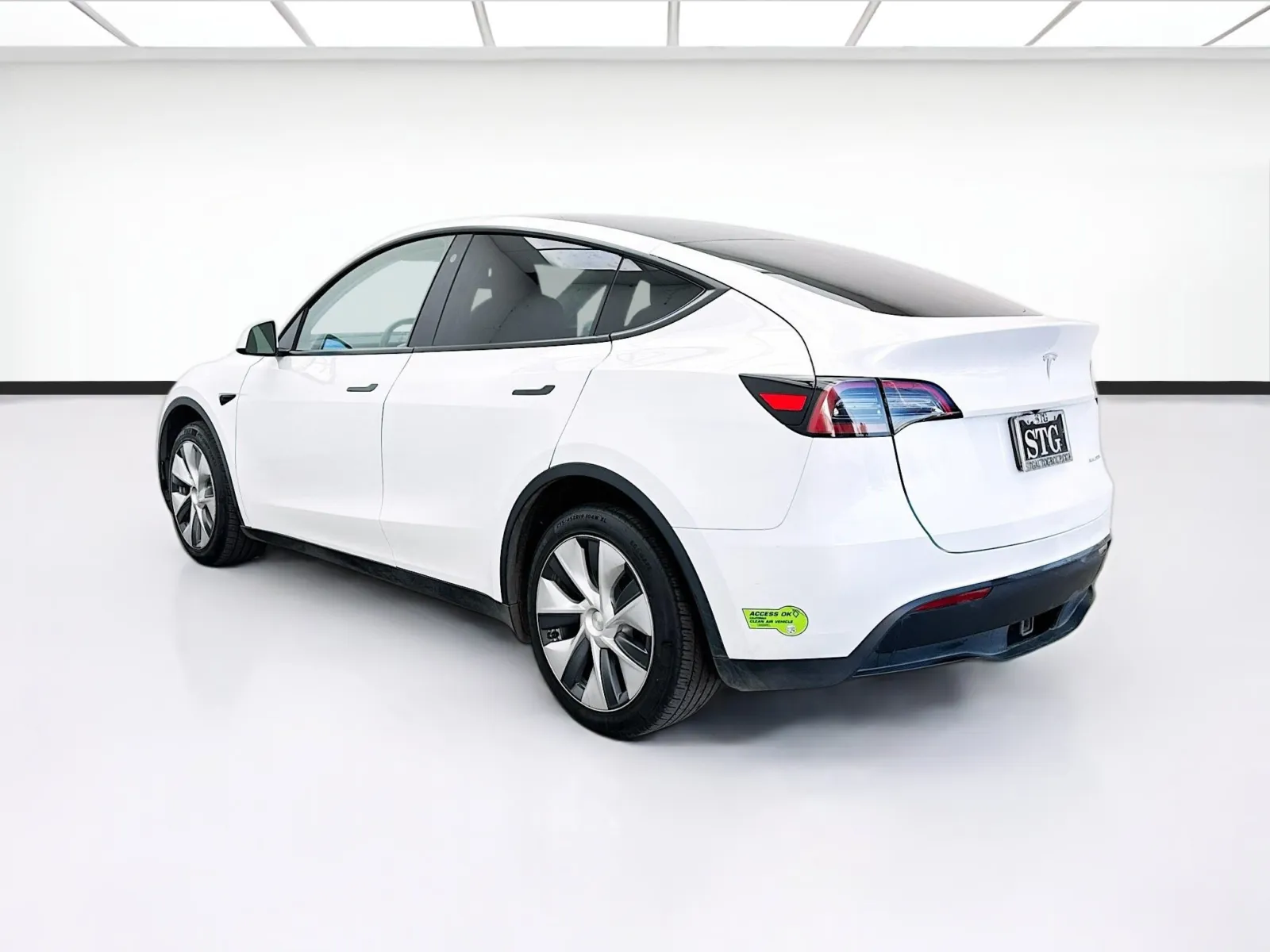 Tesla Model Y photo 6