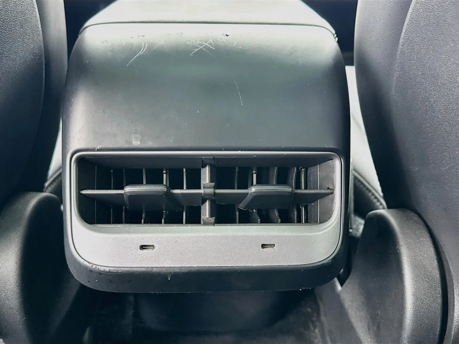 Tesla Model Y photo 17