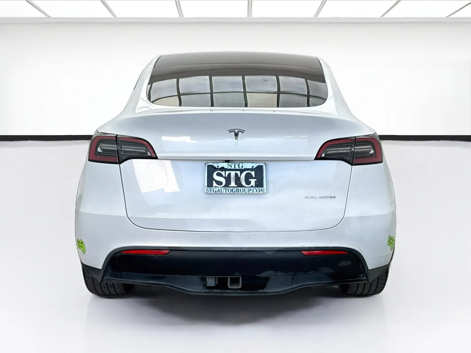 Tesla Model Y photo 5