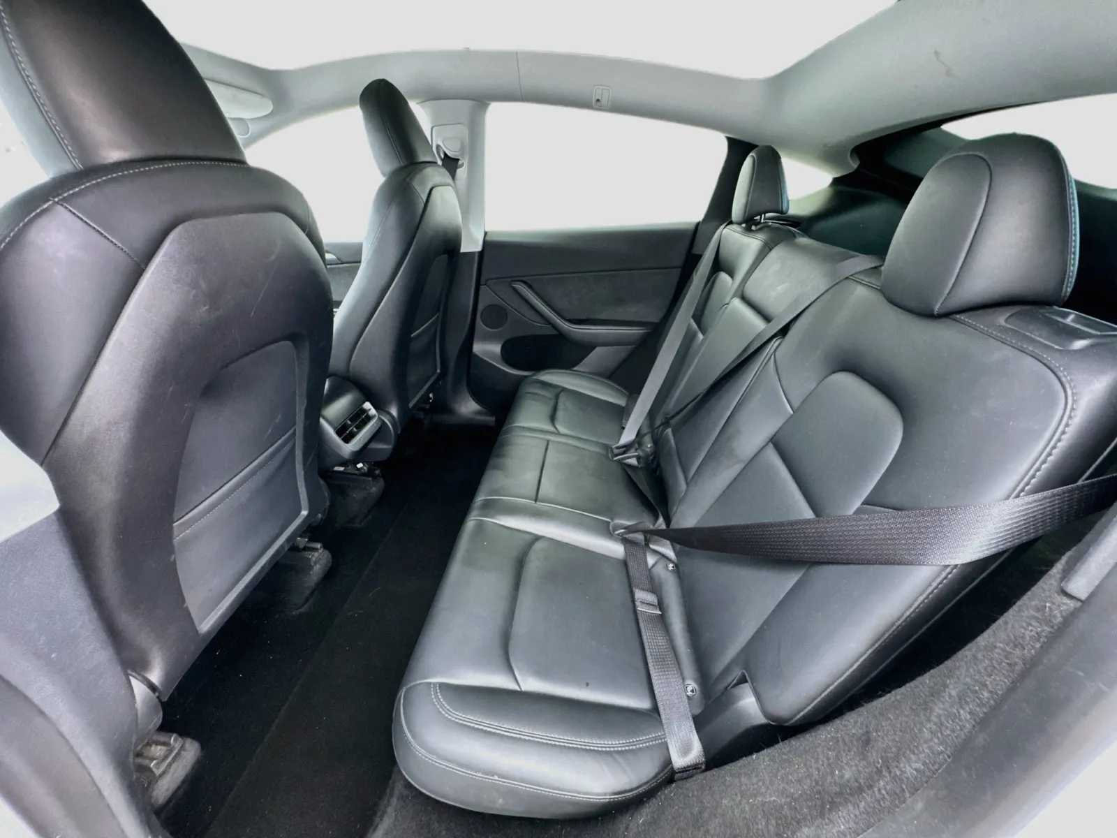 Tesla Model Y photo 16
