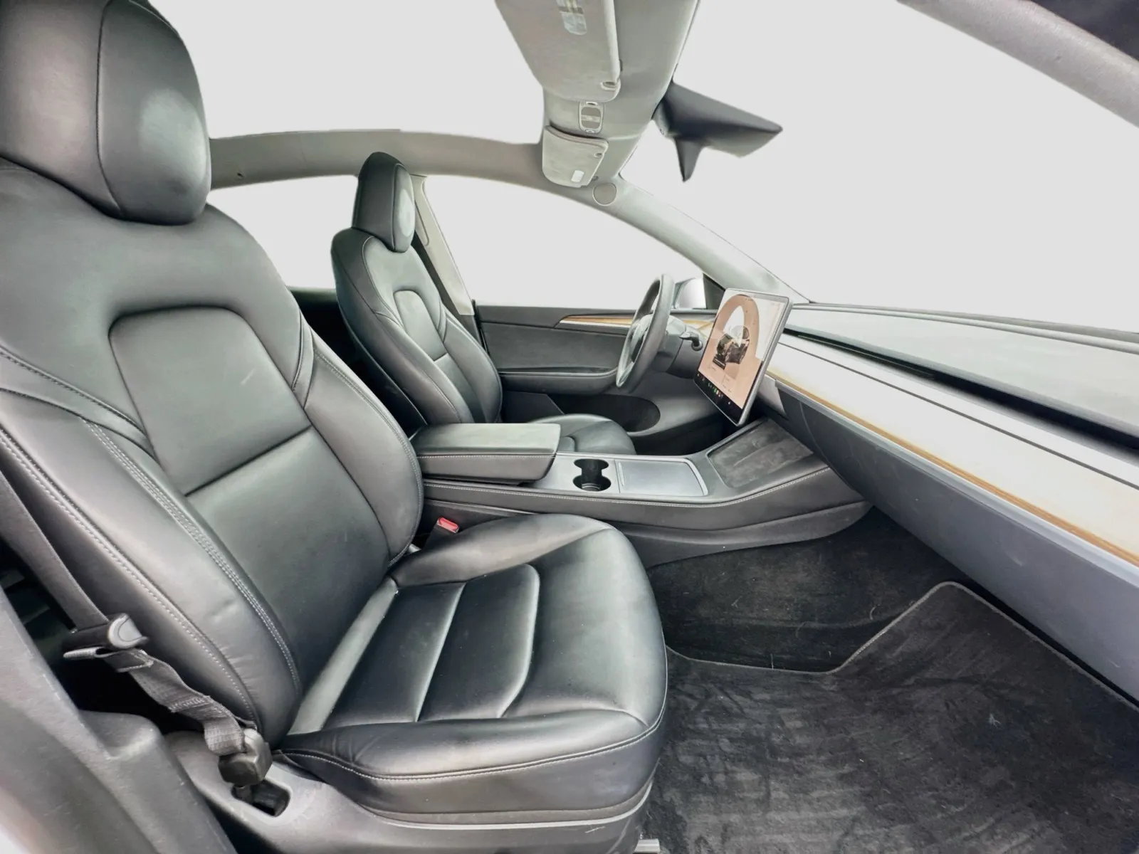 Tesla Model Y photo 20