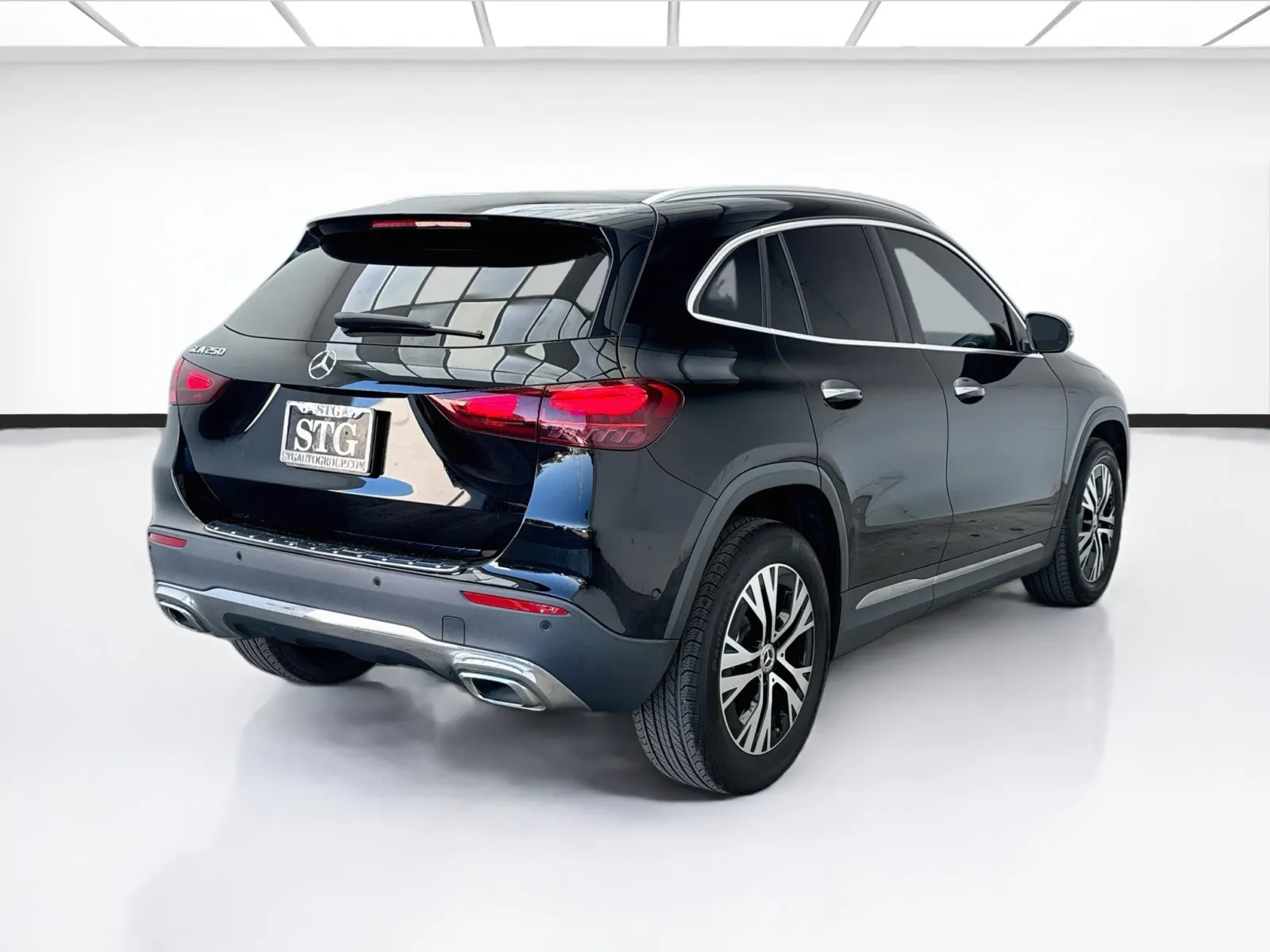 Mercedes-Benz GLA photo 4
