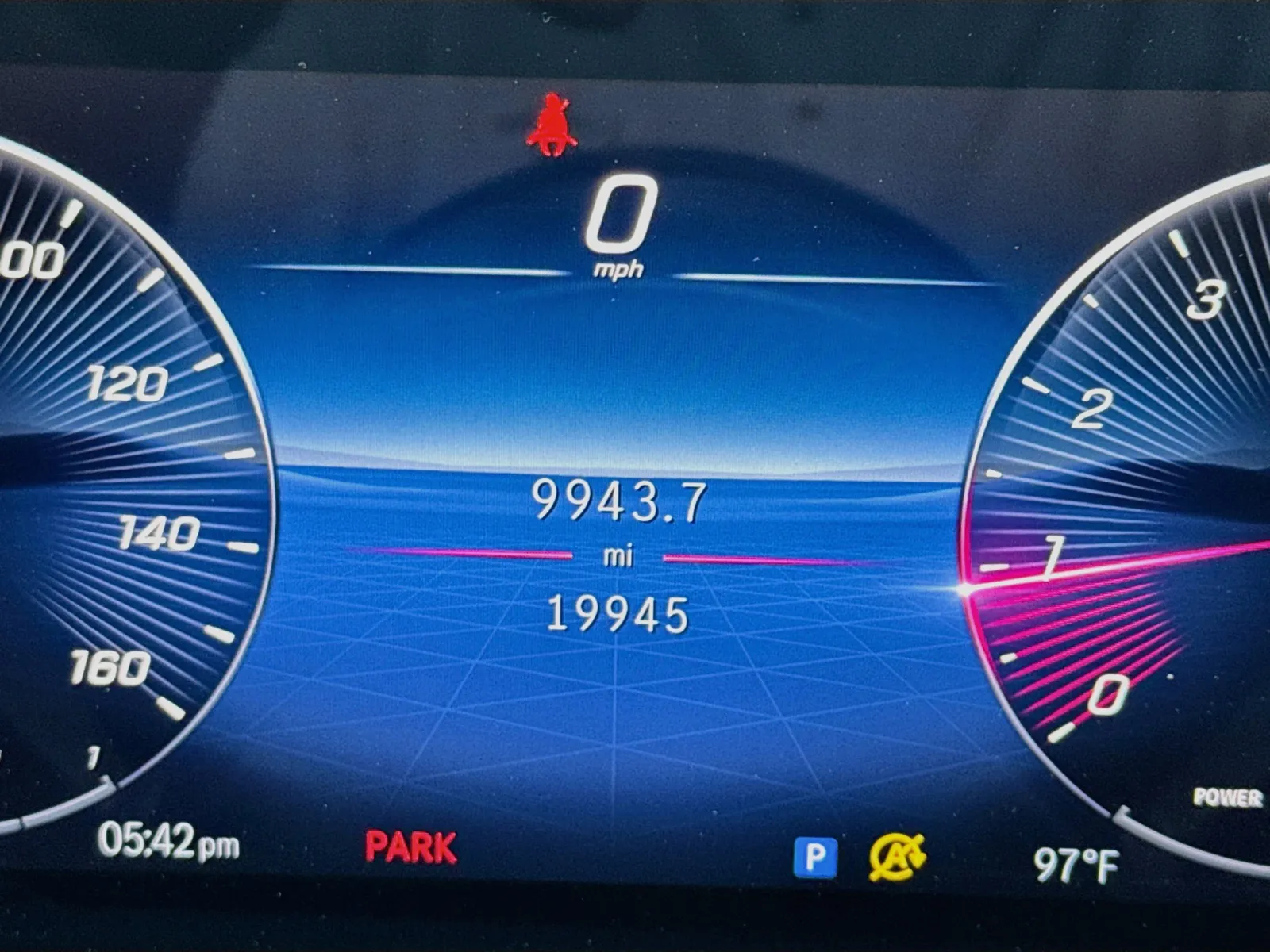 Mercedes-Benz GLA photo 8