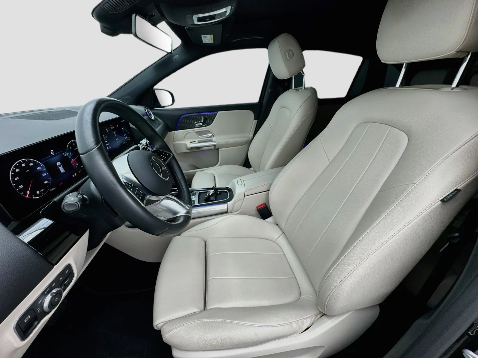 Mercedes-Benz GLA photo 13