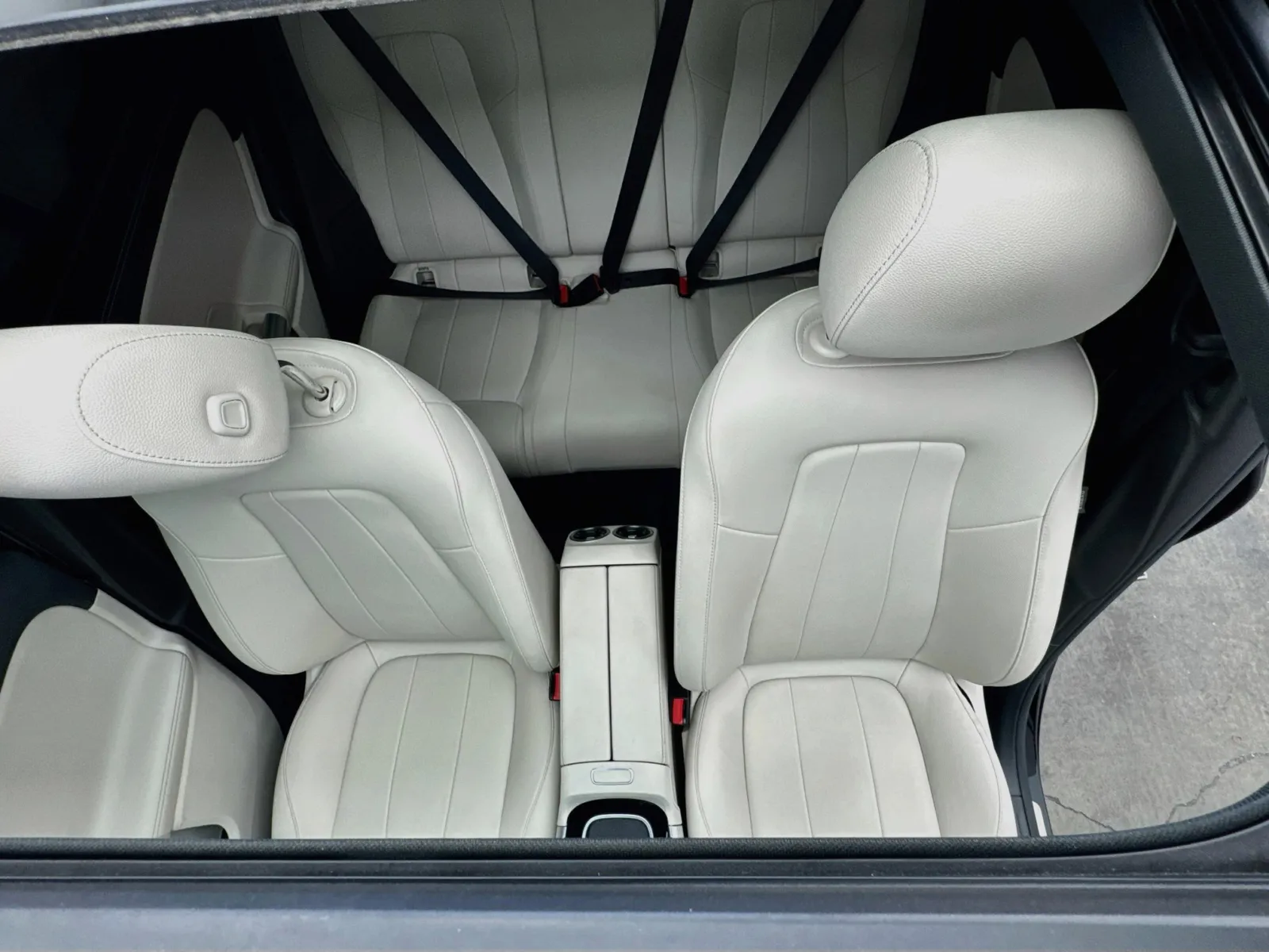 Mercedes-Benz GLA photo 14