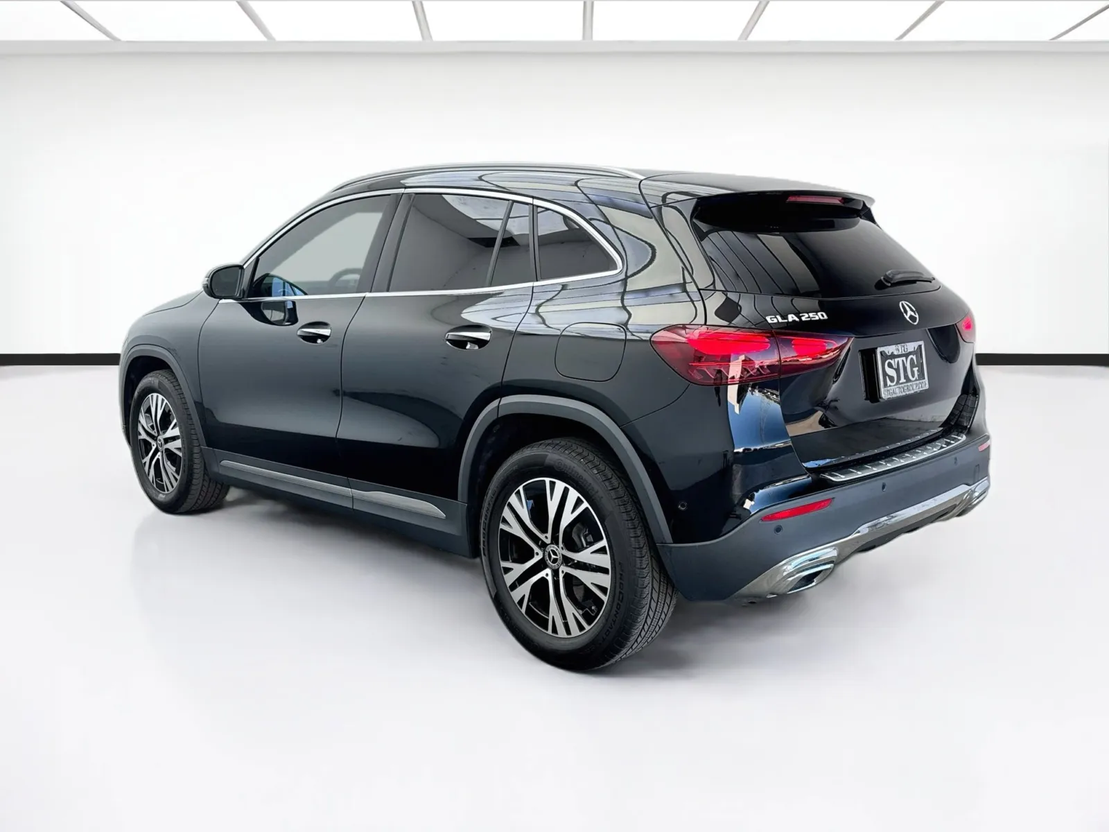 Mercedes-Benz GLA photo 6