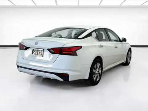 More photos of 2021 Nissan Altima 2.5 S at STG Bellflower, CA