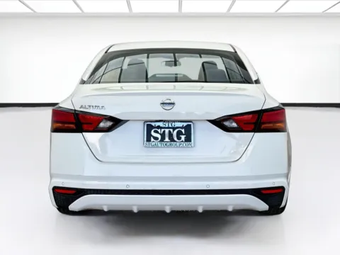 More photos of 2021 Nissan Altima 2.5 S at STG Bellflower, CA
