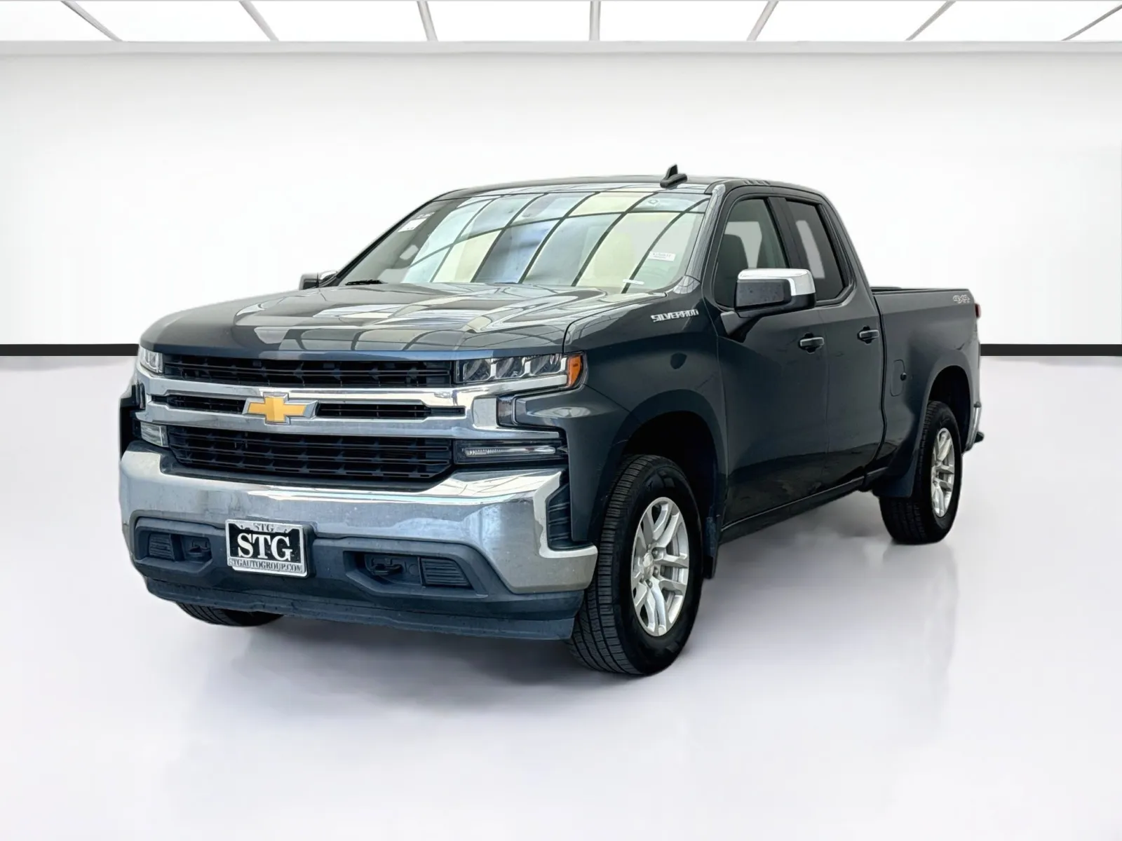 Gray 2020 Chevrolet Silverado 1500 LT for sale in Bellflower, CA