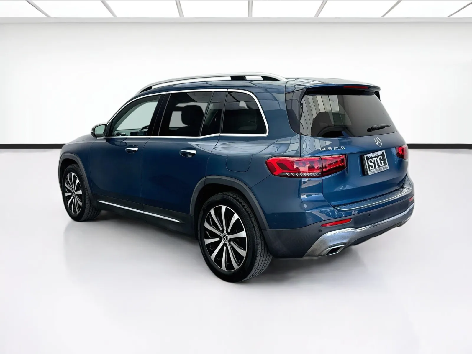 Mercedes-Benz GLB photo 6