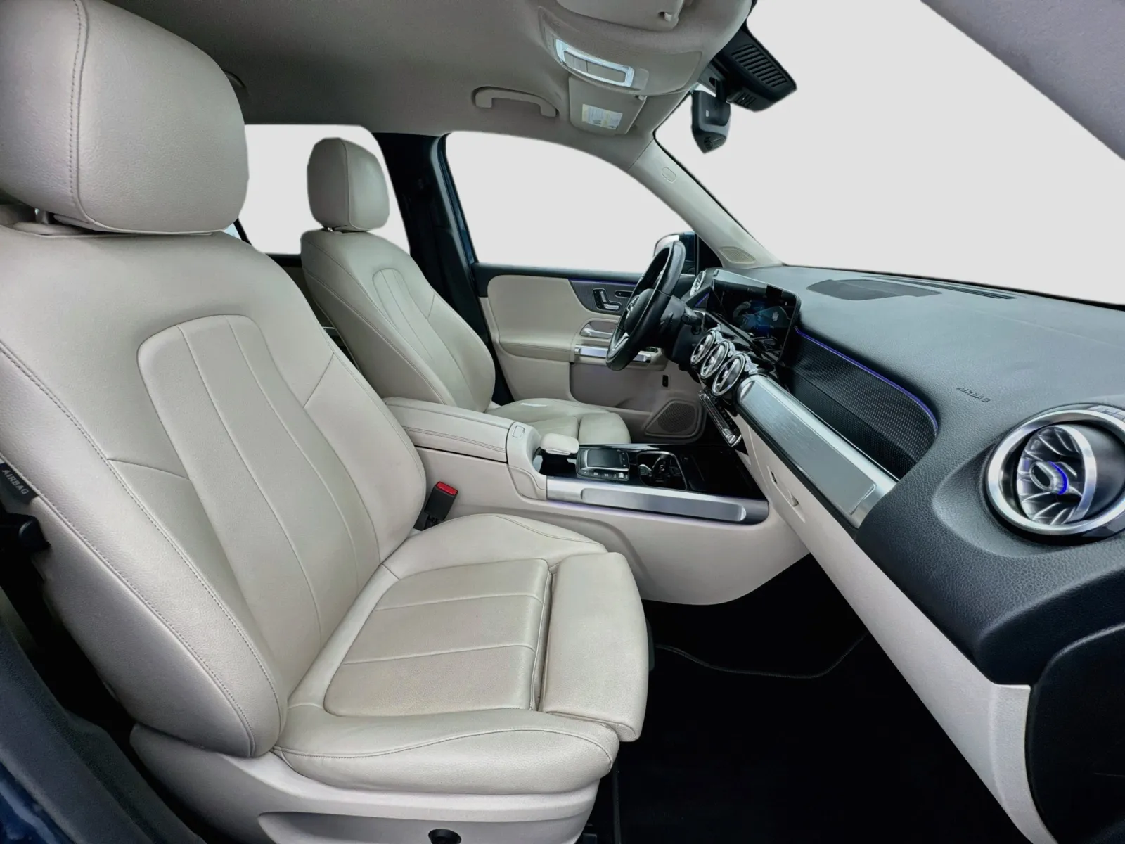 Mercedes-Benz GLB photo 19