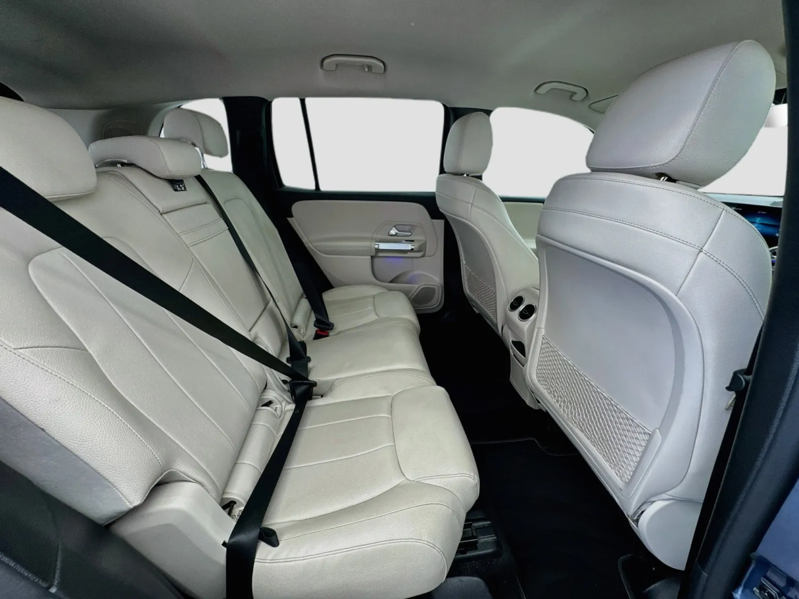 Mercedes-Benz GLB photo 18