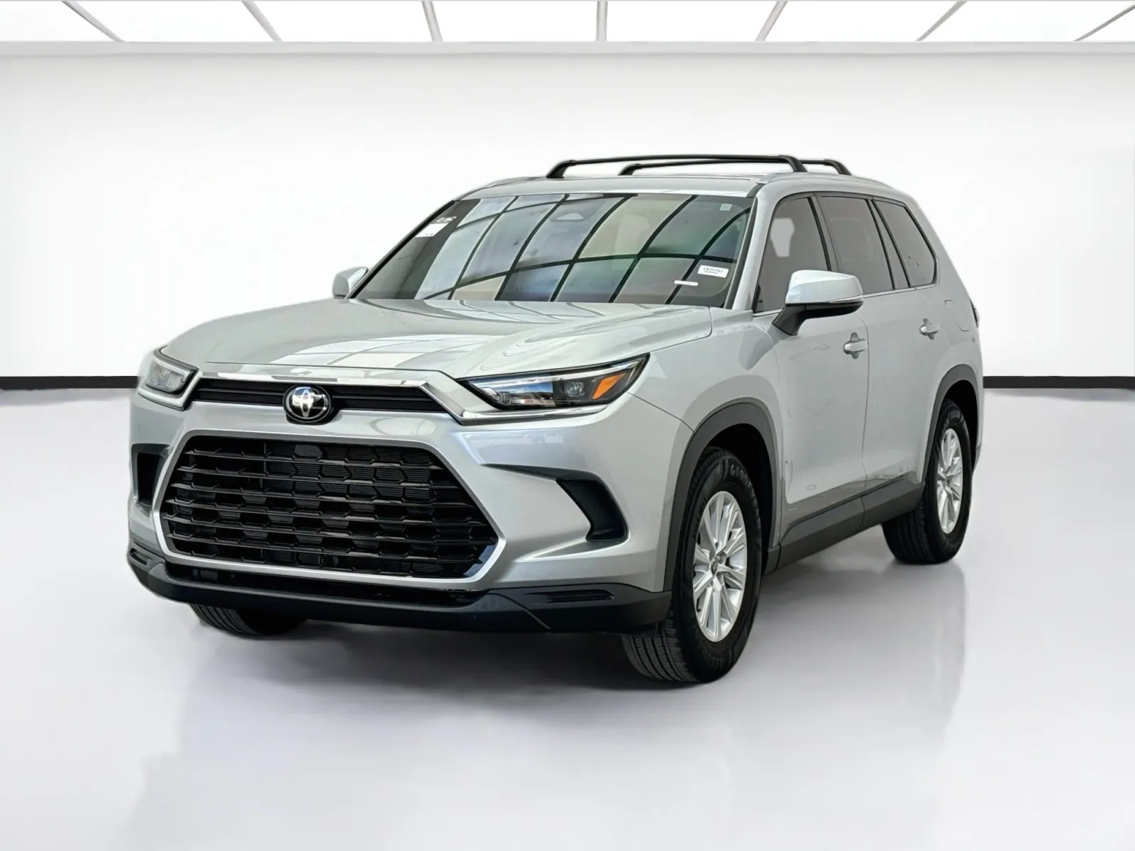 Silver 2024 Toyota Grand Highlander XLE for sale in Bellflower, CA