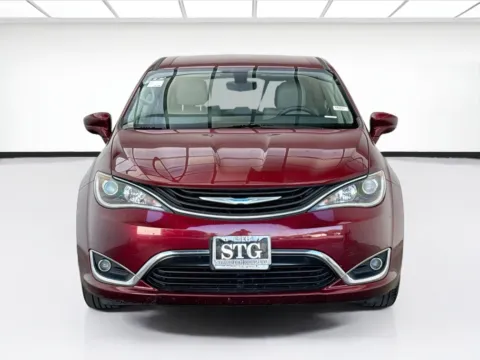 Photos of 2018 Chrysler Pacifica Touring L for sale in Bellflower, CA at STG Bellflower